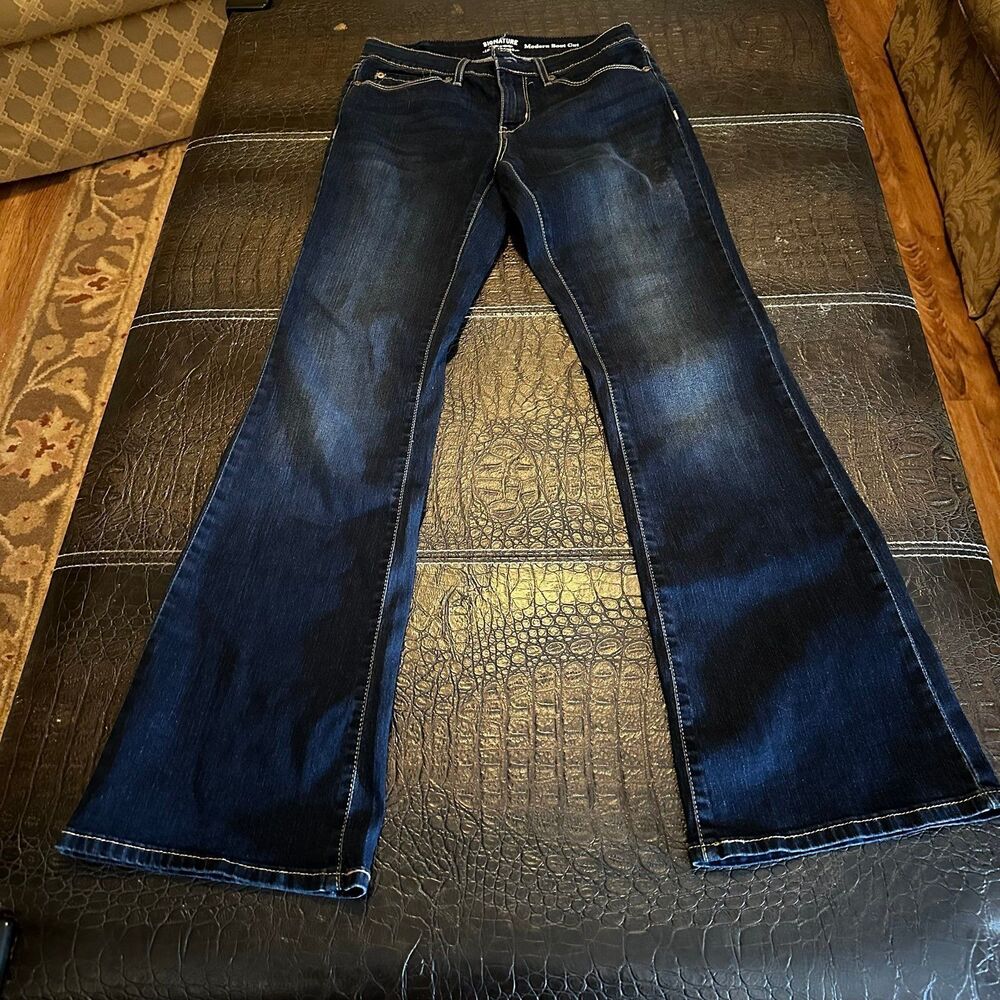 Levi Signature Modern Boot Cut Dark Wash Jeans TAG SIZE 4M - W27 L32